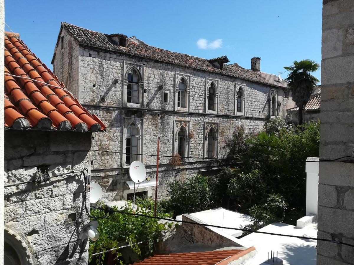 Rooms & Studio Stipcic Trogir Bagian luar foto