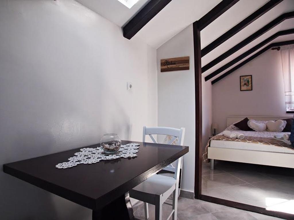 Rooms & Studio Stipcic Trogir Bagian luar foto